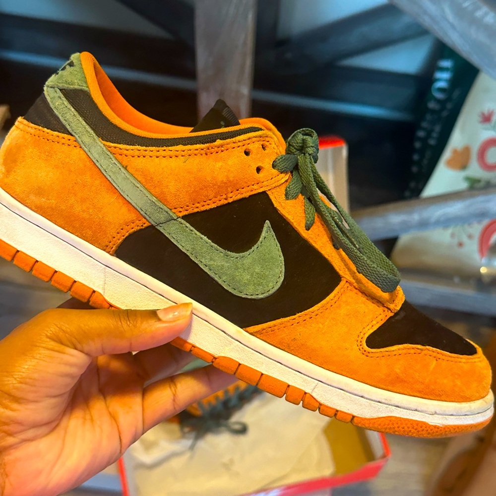 Nike orange & green dunk.